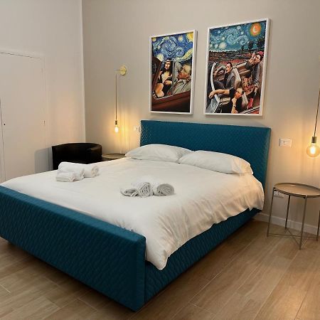 Nouvelle Vag - Apartment & Room Trani Esterno foto