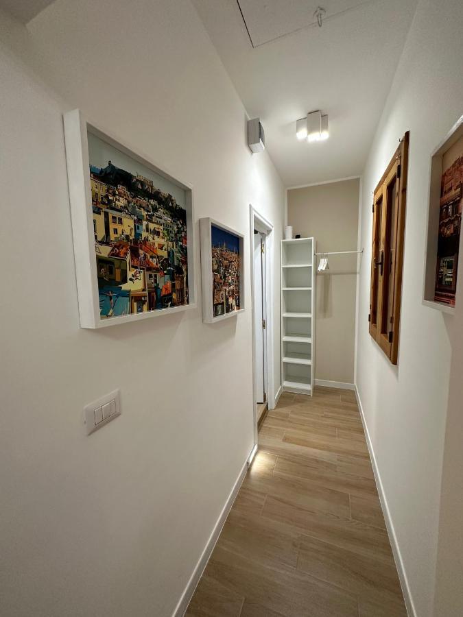 Nouvelle Vag - Apartment & Room Trani Esterno foto