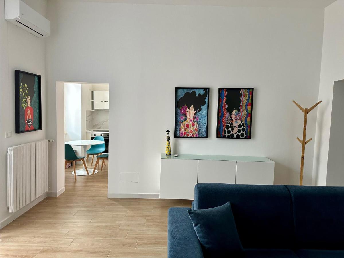 Nouvelle Vag - Apartment & Room Trani Esterno foto